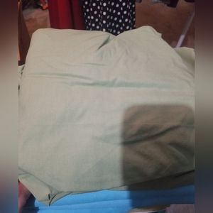 Twin light green sheet set.